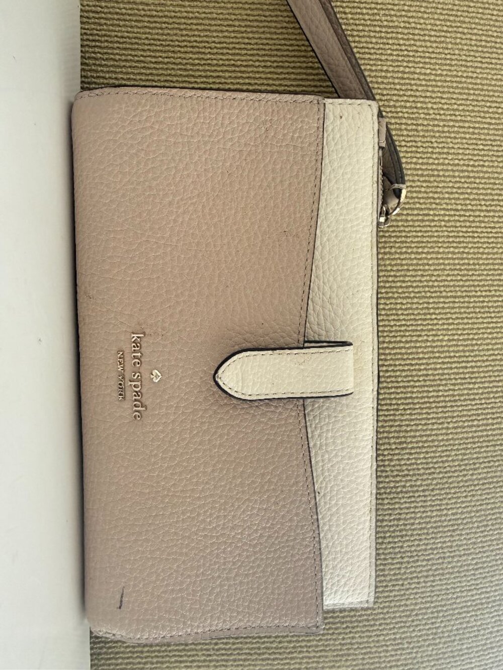 Kate Spade New York Jackson Medium Universal Phone Wristlet (Warm Beige)
